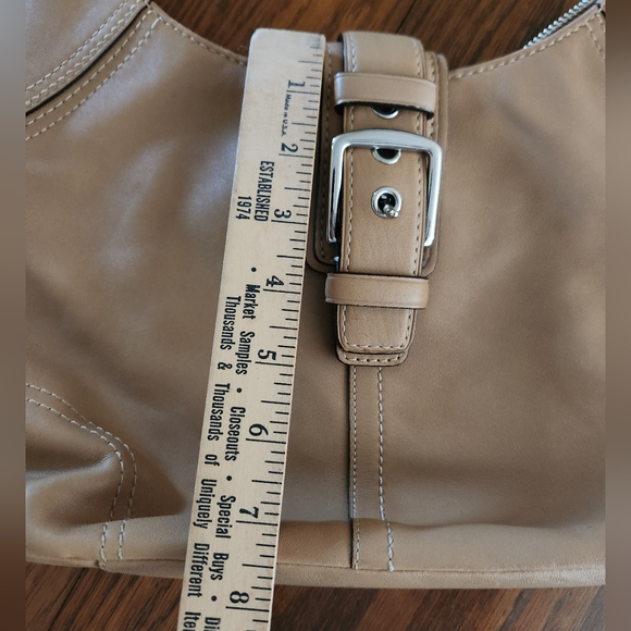 Coach Hamptons Big Buckle Medium Beige Leather Hobo F11197 - Picture 8 of 16